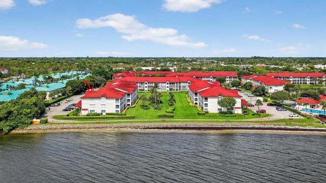 110 Half Moon Circle D2, Hypoluxo, FL 33462