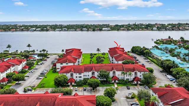 110 Half Moon Circle D2, Hypoluxo, FL 33462