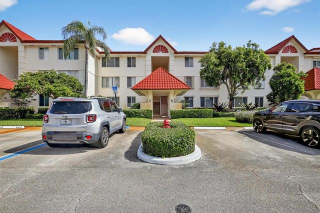110 Half Moon Circle D2, Hypoluxo, FL 33462