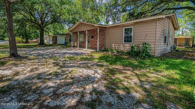 3215 Detroit Avenue, Pascagoula, MS 39581