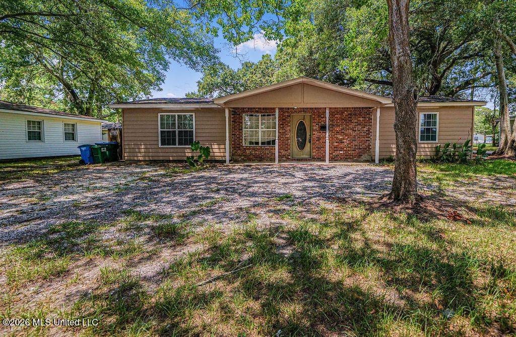3215 Detroit Avenue, Pascagoula, MS 39581