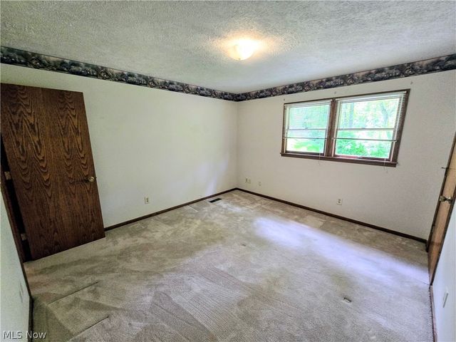 121 Beckett Court, St Clairsville, OH 43950