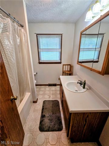 121 Beckett Court, St Clairsville, OH 43950