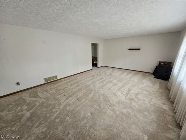 121 Beckett Court, St Clairsville, OH 43950