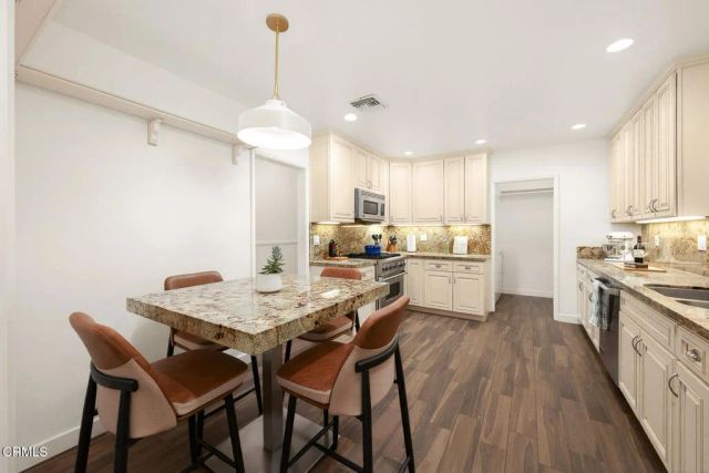 10022 Moy Lane, Sunland, CA 91040