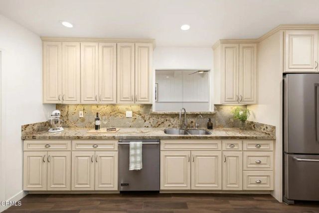 10022 Moy Lane, Sunland, CA 91040