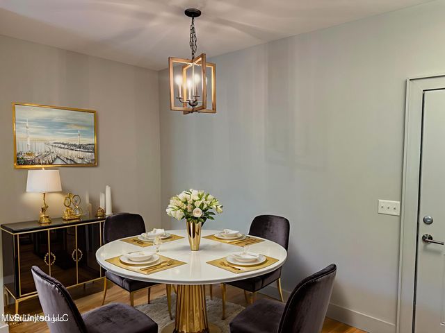 2501 Bienville Boulevard, 523, Ocean Springs, MS 39564