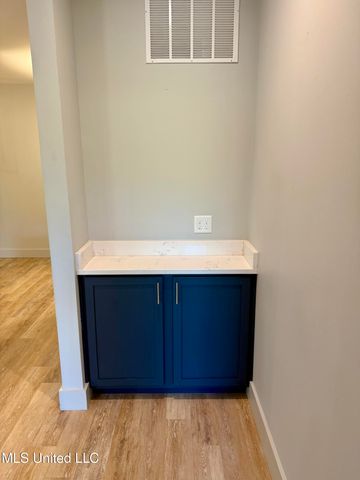 2501 Bienville Boulevard, 523, Ocean Springs, MS 39564