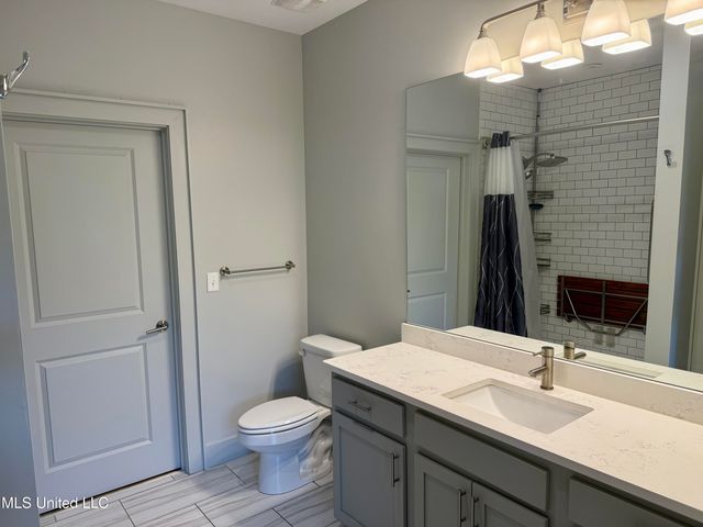 2501 Bienville Boulevard, 523, Ocean Springs, MS 39564