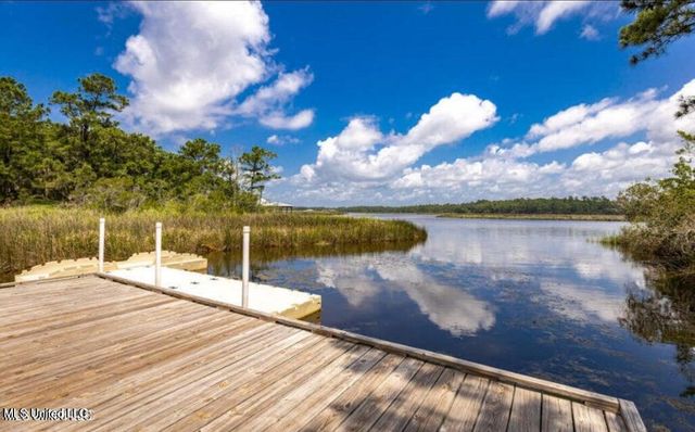 2501 Bienville Boulevard, 523, Ocean Springs, MS 39564