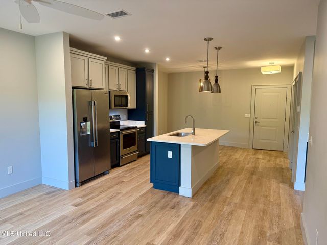 2501 Bienville Boulevard, 523, Ocean Springs, MS 39564