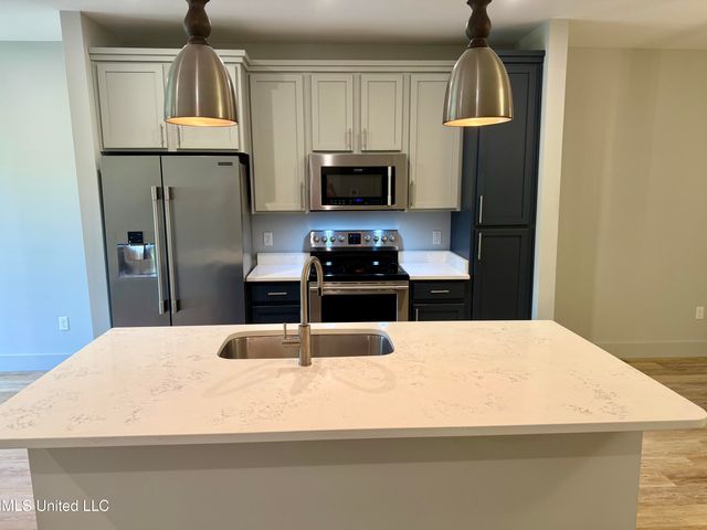 2501 Bienville Boulevard, 523, Ocean Springs, MS 39564