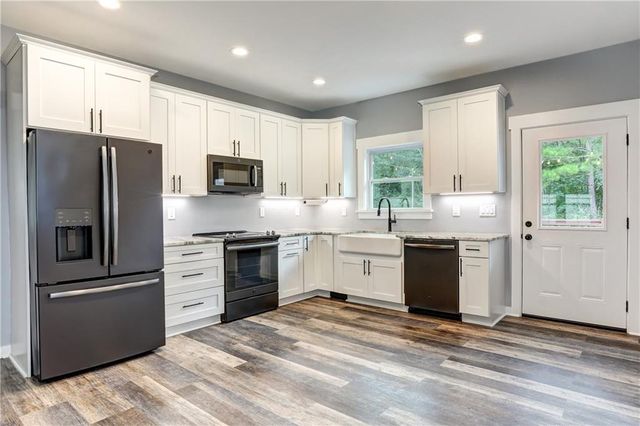 623 Sweetwater Creek Drive, Canton, GA 30114