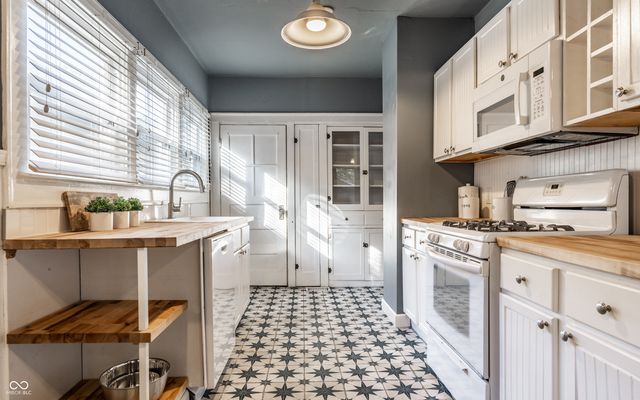 5125 Carrollton Avenue, Indianapolis, IN 46205