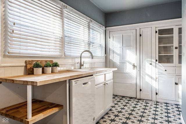 5125 Carrollton Avenue, Indianapolis, IN 46205