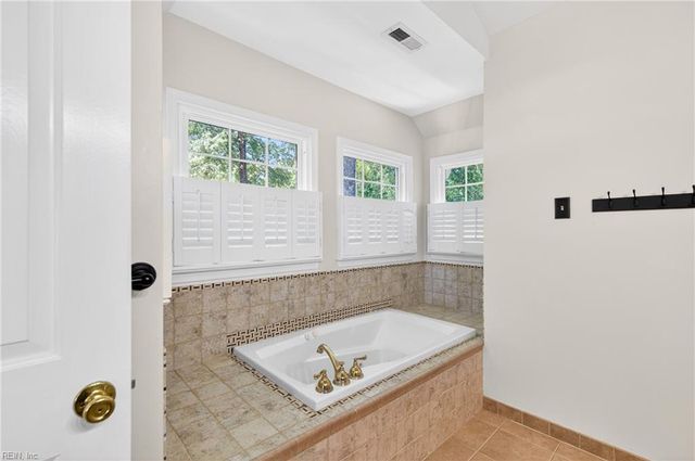 103 W Wedgwood DR, Yorktown, VA 23693