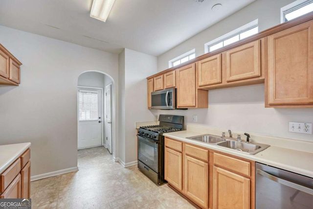 607 Brookwater Drive, Stockbridge, GA 30281