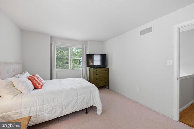 320 MAPLE AVE, Wyncote, PA 19095