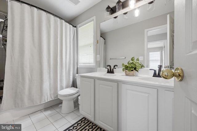 320 MAPLE AVE, Wyncote, PA 19095
