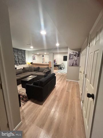 320 MAPLE AVE, Wyncote, PA 19095
