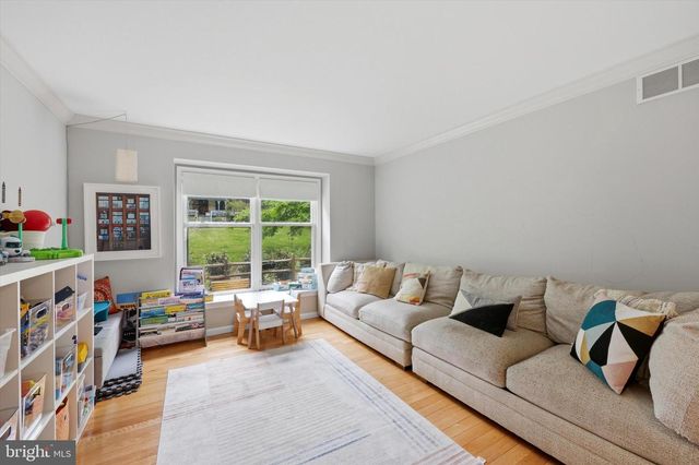 320 MAPLE AVE, Wyncote, PA 19095