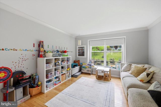 320 MAPLE AVE, Wyncote, PA 19095