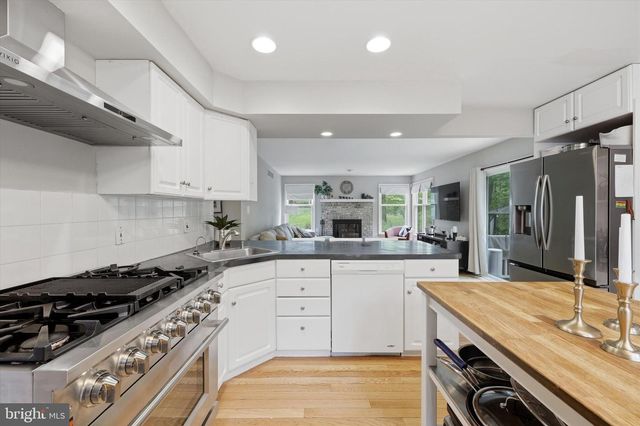 320 MAPLE AVE, Wyncote, PA 19095
