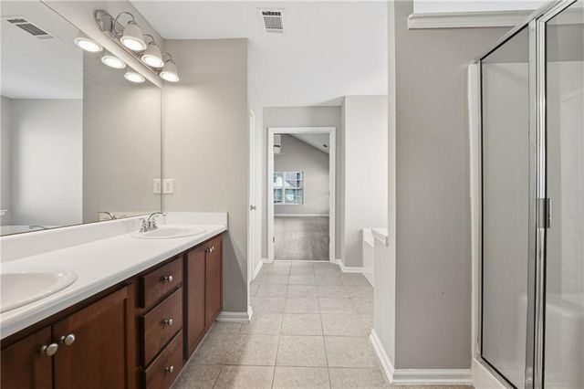 1328 Avington Glen Dr, Lawrenceville, GA 30045