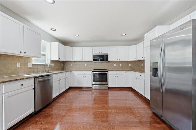 1328 Avington Glen Dr, Lawrenceville, GA 30045