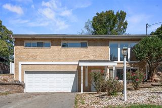 1332 Foxboro Dr, Monroeville, PA 15146