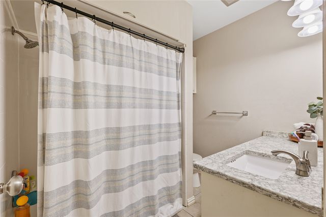 2210 Clover Park Drive, Arlington, TX 76013