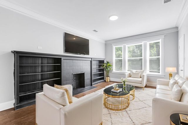 5724 S King Drive 2, Chicago, IL 60637