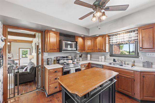 529 Hartzell School Rd, Marion Twp, PA 16123