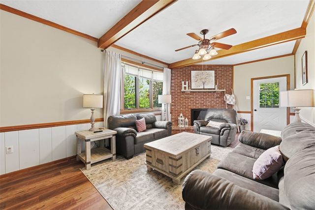 529 Hartzell School Rd, Marion Twp, PA 16123