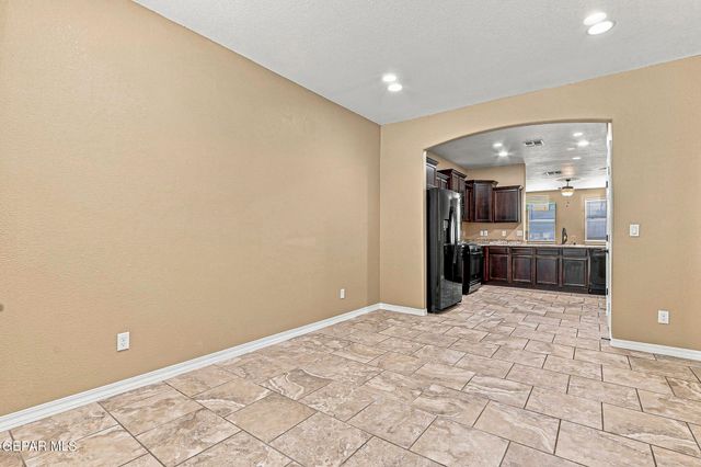 2064 ROBERT MINNIE, El Paso, TX 79938