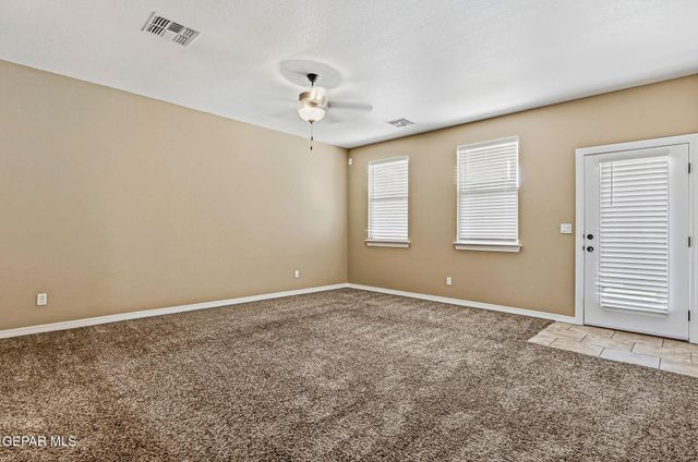 2064 ROBERT MINNIE, El Paso, TX 79938