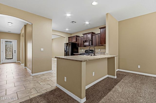 2064 ROBERT MINNIE, El Paso, TX 79938