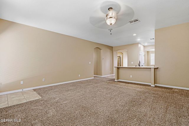 2064 ROBERT MINNIE, El Paso, TX 79938