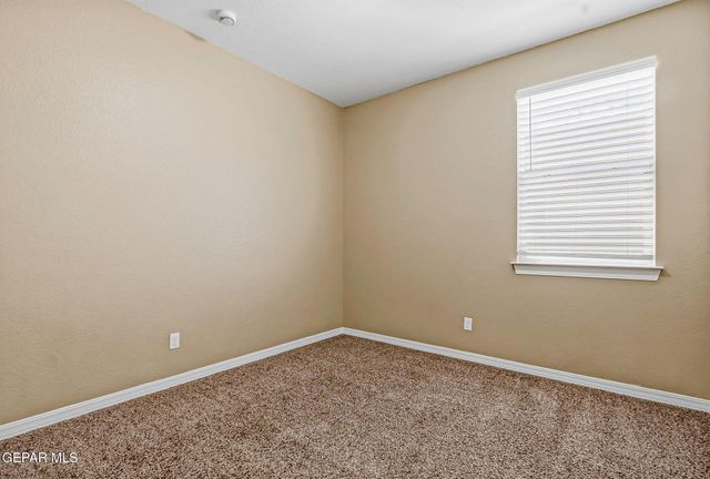2064 ROBERT MINNIE, El Paso, TX 79938