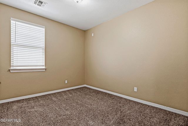 2064 ROBERT MINNIE, El Paso, TX 79938