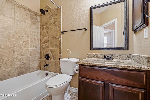 2064 ROBERT MINNIE, El Paso, TX 79938