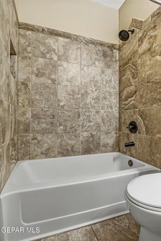 2064 ROBERT MINNIE, El Paso, TX 79938