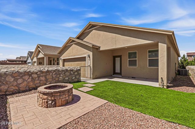 2064 ROBERT MINNIE, El Paso, TX 79938