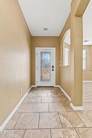 2064 ROBERT MINNIE, El Paso, TX 79938