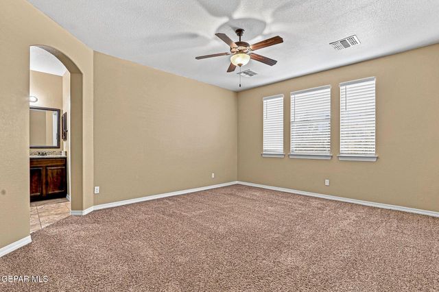 2064 ROBERT MINNIE, El Paso, TX 79938