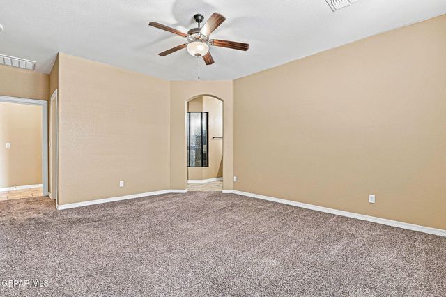 2064 ROBERT MINNIE, El Paso, TX 79938