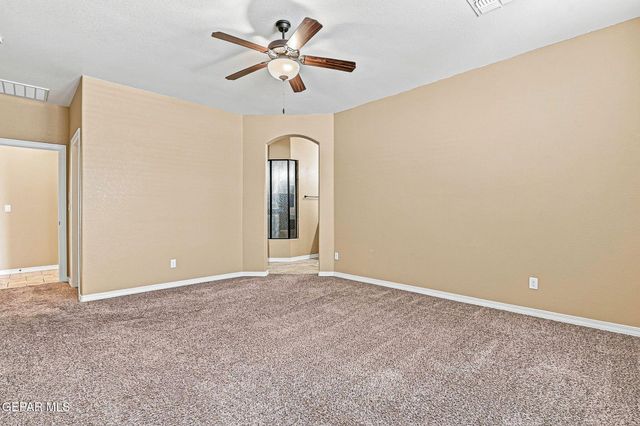 2064 ROBERT MINNIE, El Paso, TX 79938