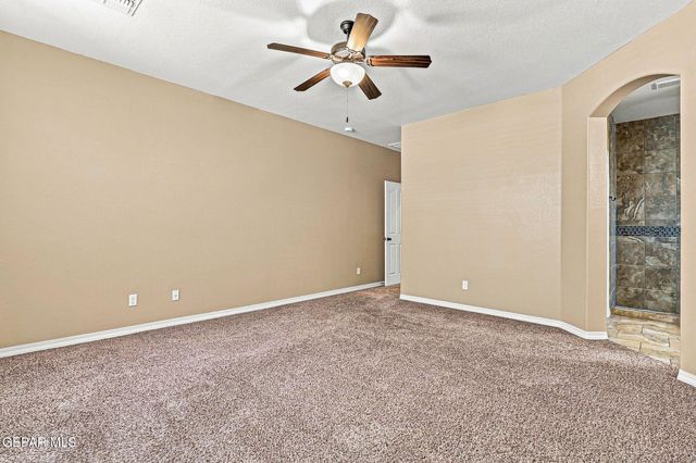 2064 ROBERT MINNIE, El Paso, TX 79938
