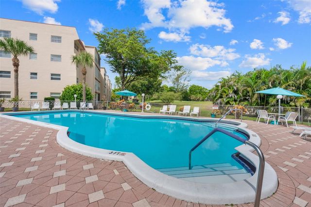 1040 Country Club Drive 208, Margate, FL 33063
