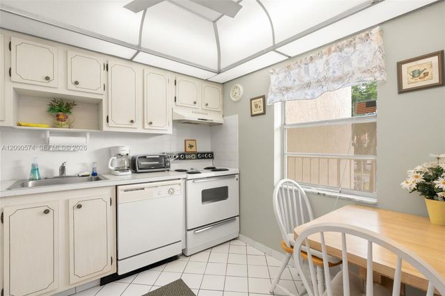 1040 Country Club Drive 208, Margate, FL 33063